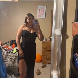 Elegant Black Strapless Evening Dress